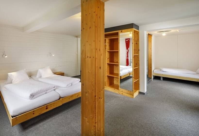 酒店 Hirschen Guesthouse Village