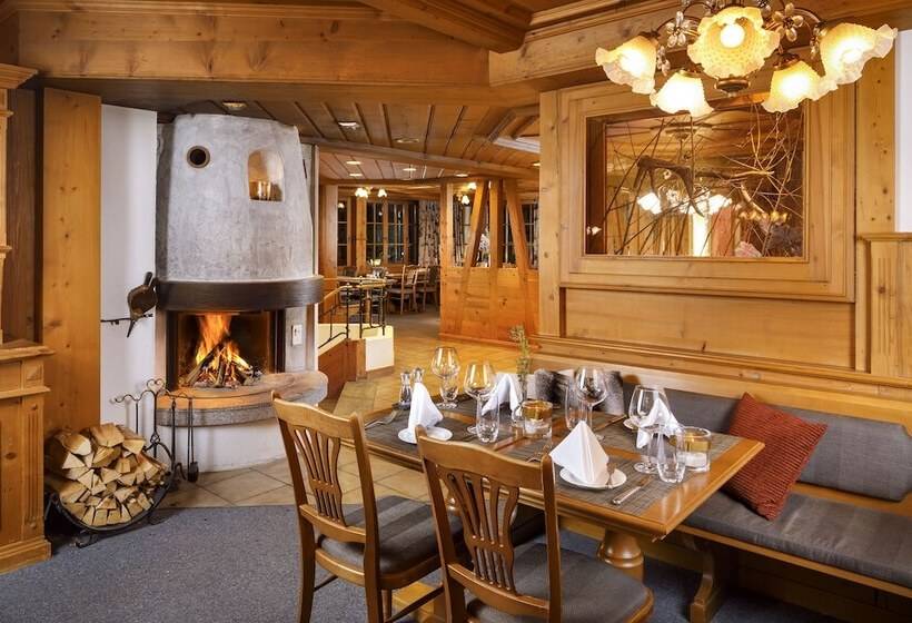 酒店 Hirschen Guesthouse Village