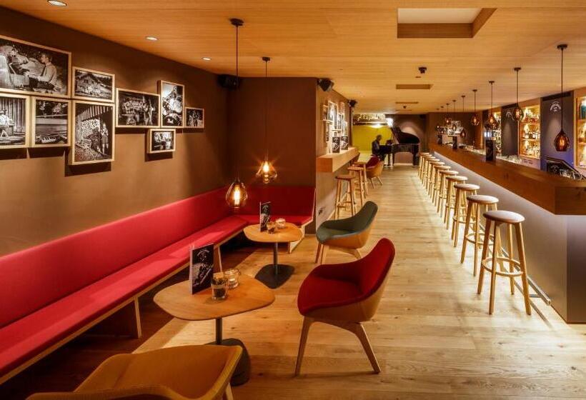 酒店 Hirschen Guesthouse Village