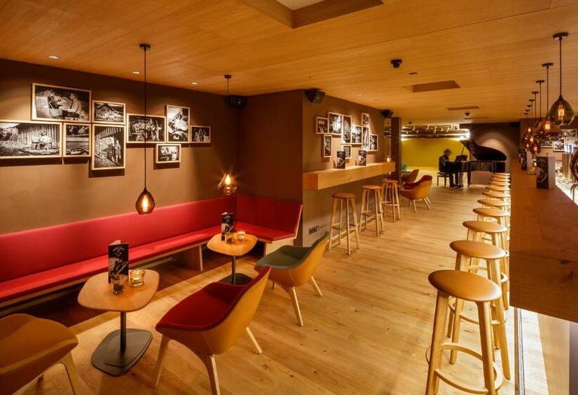 酒店 Hirschen Guesthouse Village