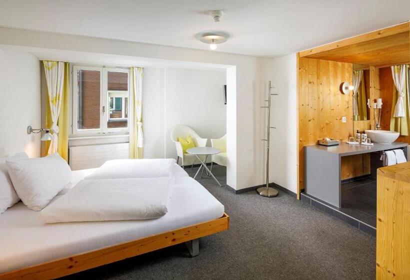 酒店 Hirschen Guesthouse Village