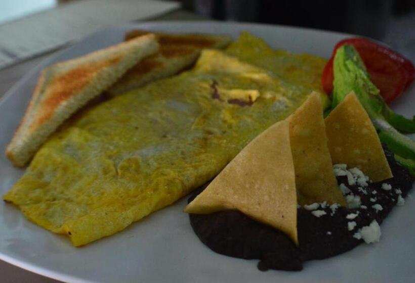 هتل Kukulcan By Emotion