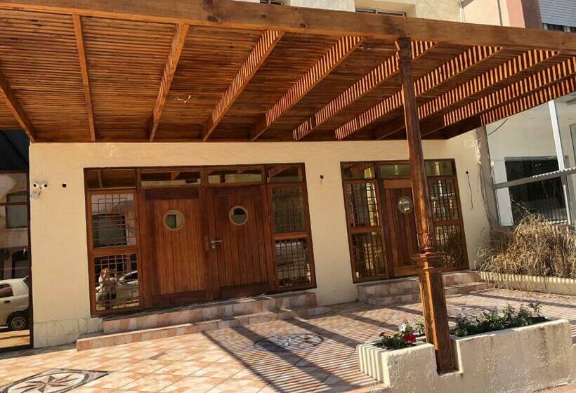 בית מלון כפרי La Vista 32