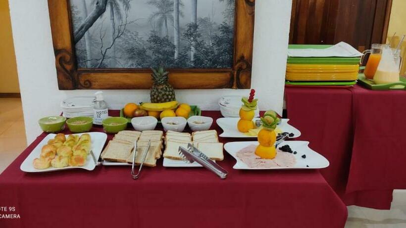 Отель La Vista 32