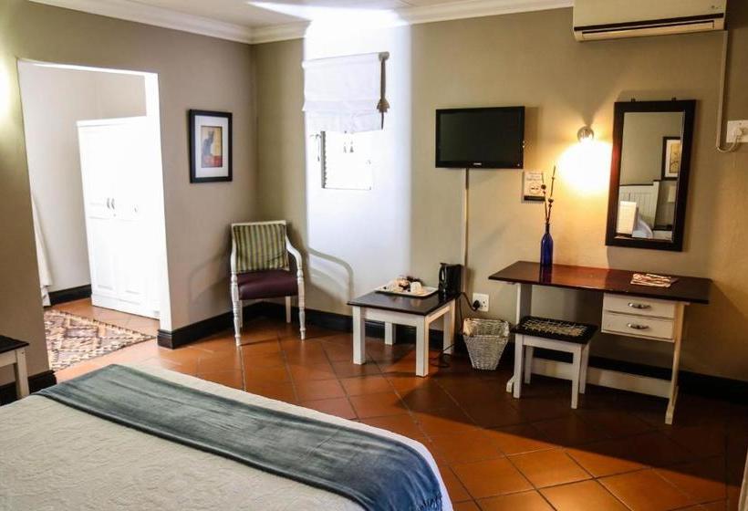 Отель Newcastle Country Lodge