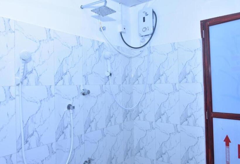 Pension Canal Side Safari Resort