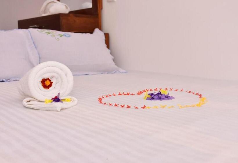 Pension Canal Side Safari Resort