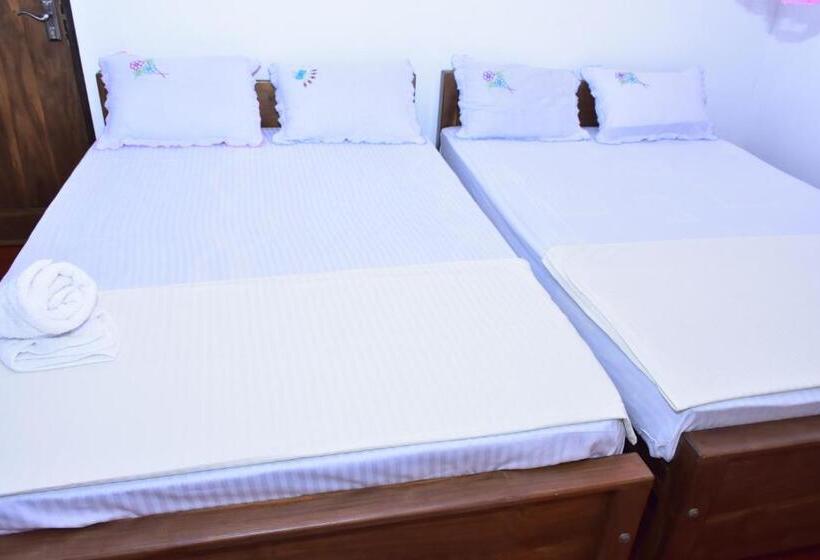 Pension Canal Side Safari Resort