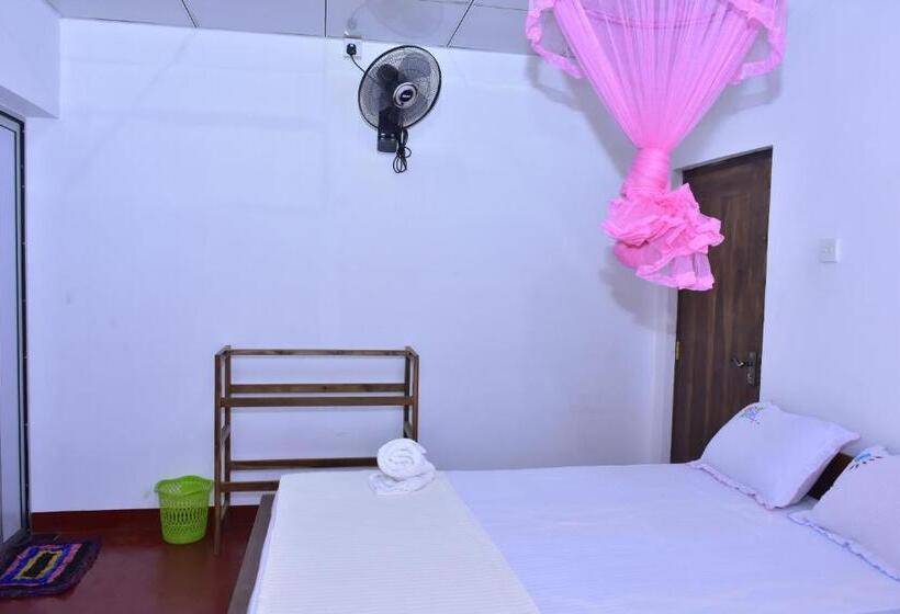 Pension Canal Side Safari Resort