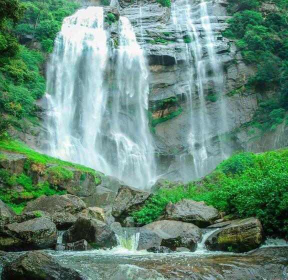 Пансион Gregory Hills