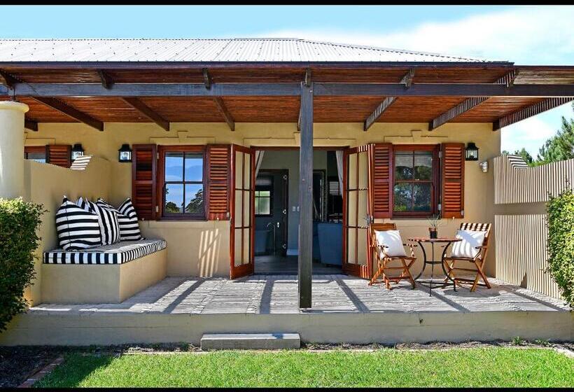 پانسیون Huguenot House