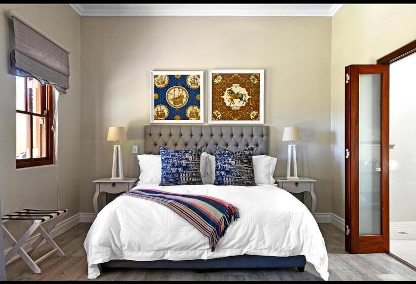 پانسیون Huguenot House