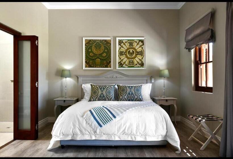 پانسیون Huguenot House