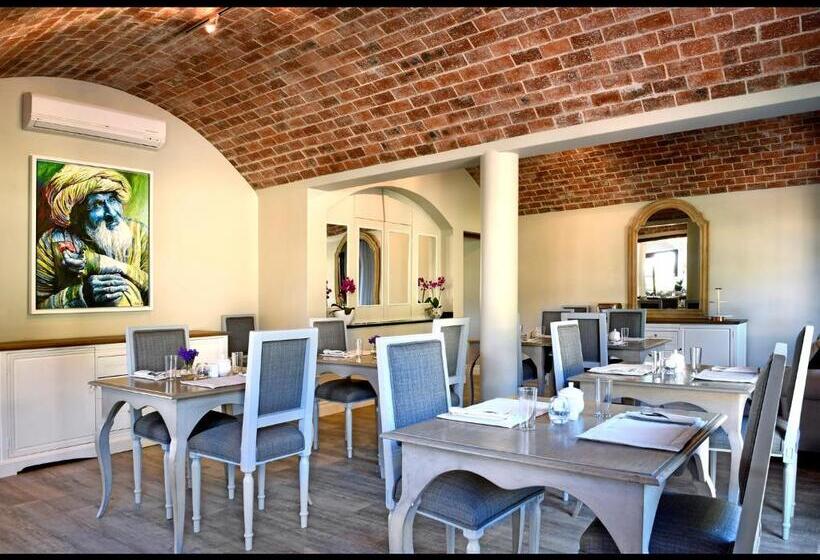 پانسیون Huguenot House