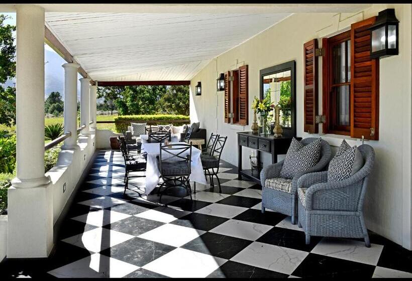 پانسیون Huguenot House