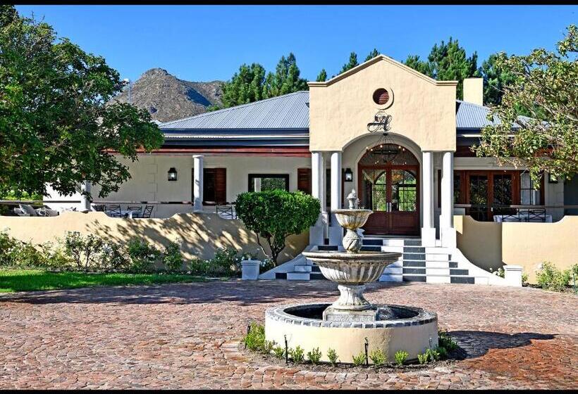 پانسیون Huguenot House