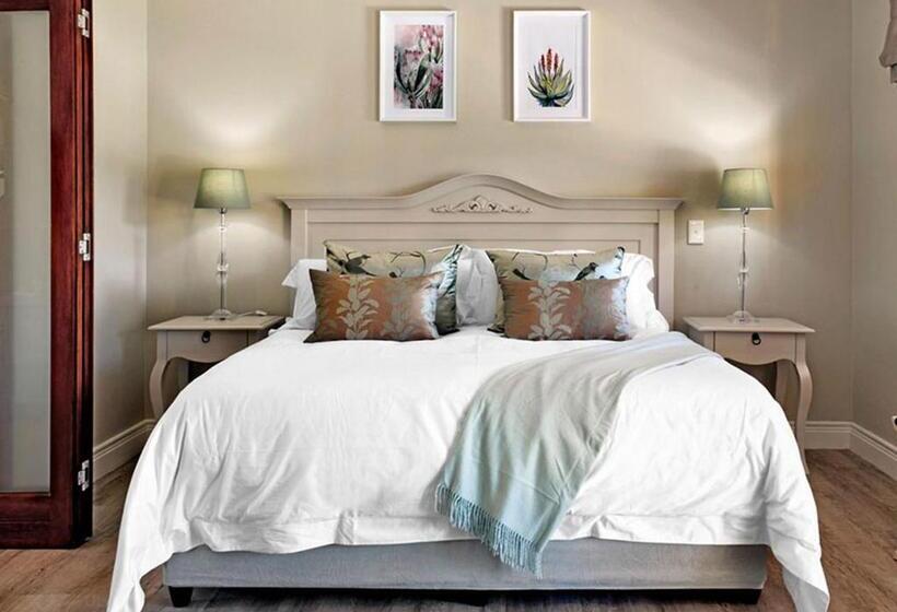 پانسیون Huguenot House