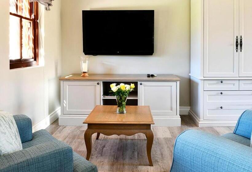 پانسیون Huguenot House