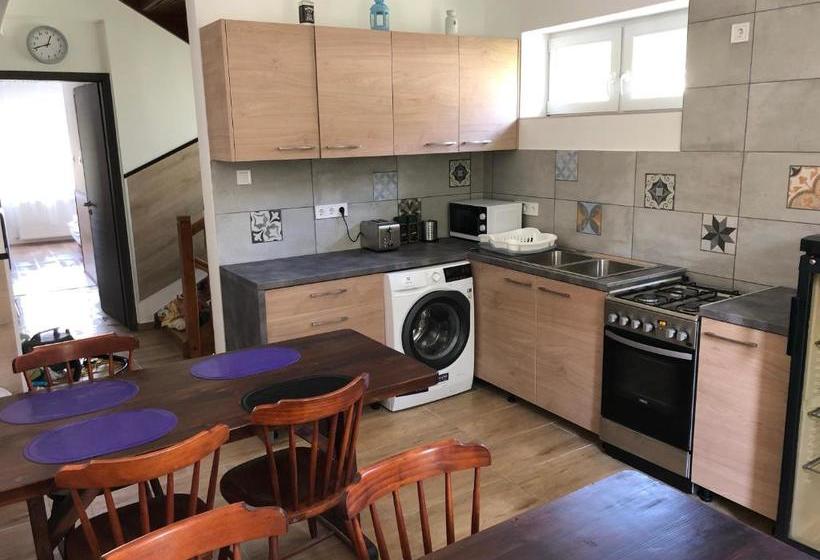 펜션 Juno Apartman Vendégház