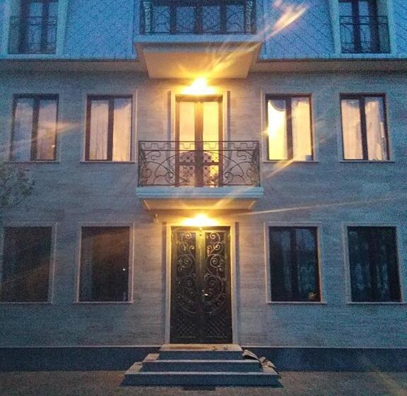 پانسیون Lasha Guest House