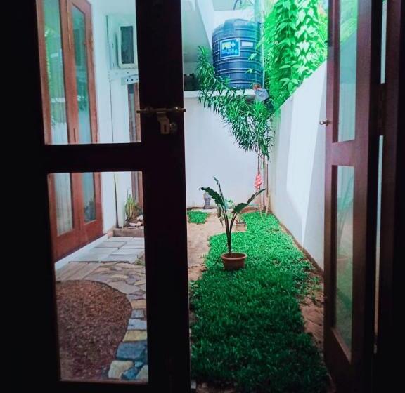 Пансион New Sea Lion Guest House