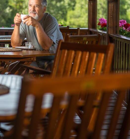 펜션 Penzion Pod šerákem