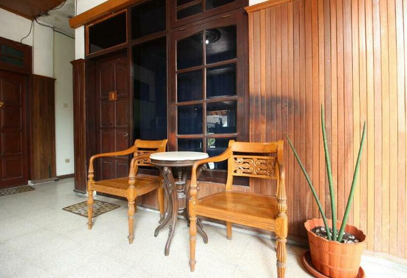 膳宿费 Reddoorz @ Mantrijeron 2