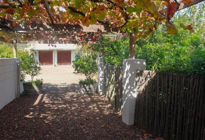 بنسيون The Barn On 62   Cottages