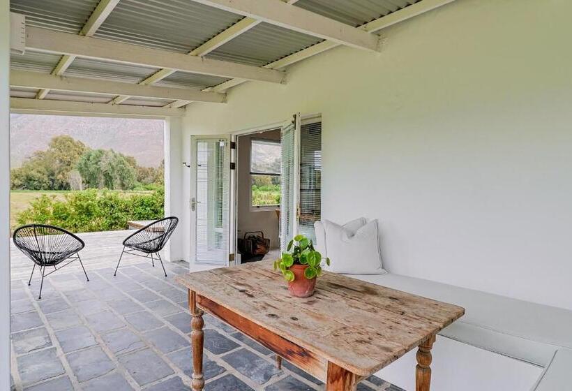 بنسيون The Barn On 62   Cottages