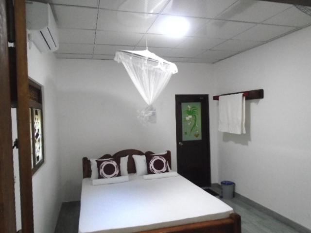 Пансион Tourist Holiday Inn