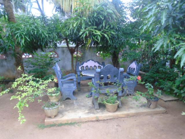 Пансион Tourist Holiday Inn