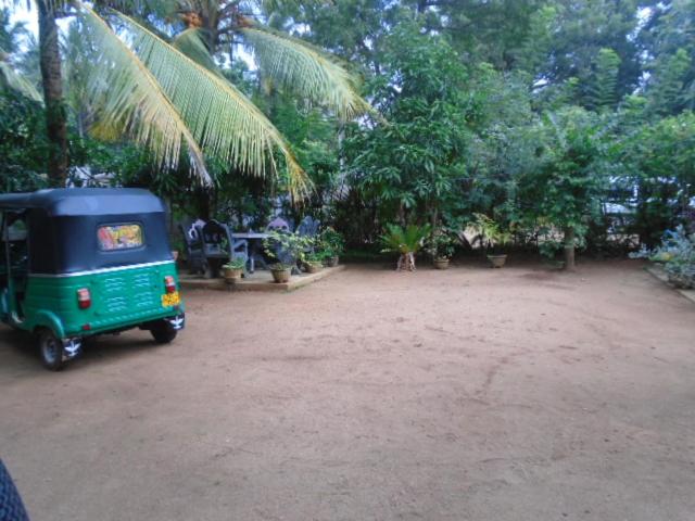 Пансион Tourist Holiday Inn