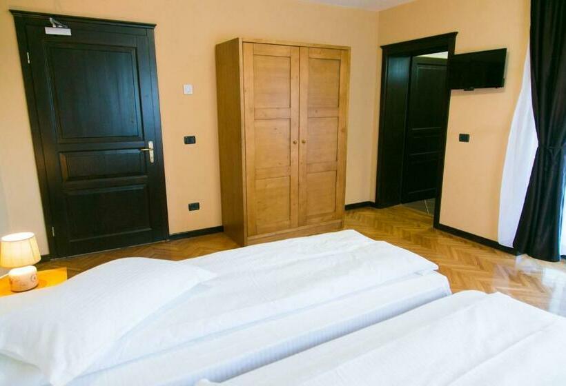 بنسيون White House