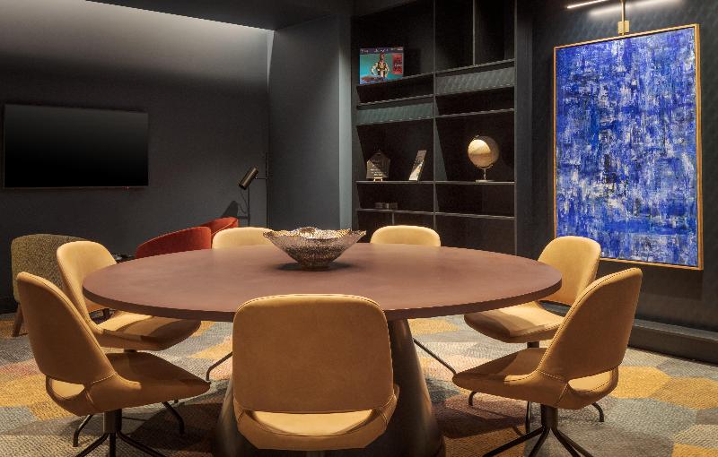 Staybridge Suites London Heathrow Bath Road, An Ihg Apart