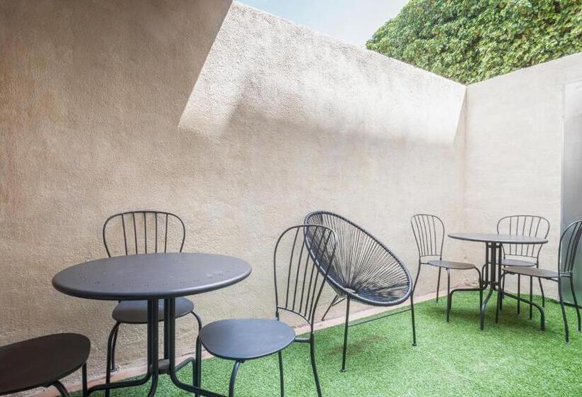 Общежитие Casa Barcelo Camp Nou Barcelona