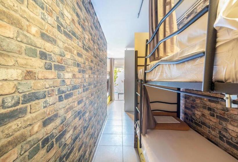 Общежитие Casa Barcelo Camp Nou Barcelona