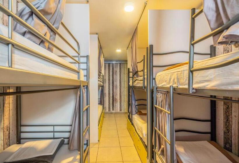 Общежитие Casa Barcelo Camp Nou Barcelona