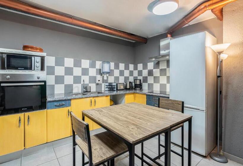 Общежитие Casa Barcelo Camp Nou Barcelona