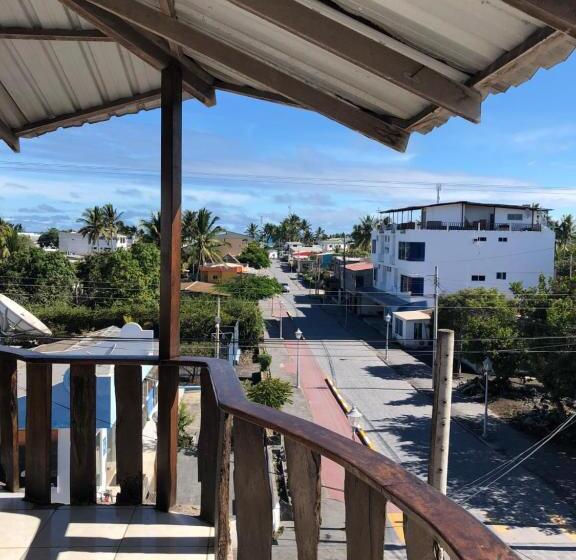 Общежитие Hostal Sandrita