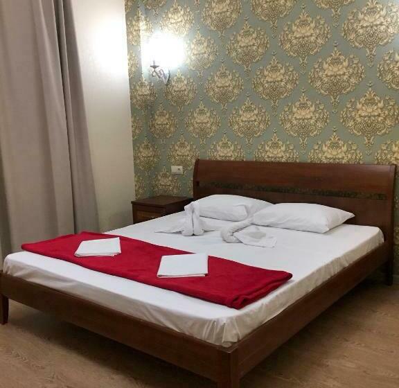 هاستل Semeynyy Mini