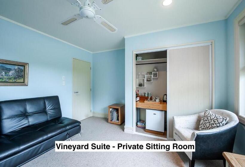 تختخواب و صبحانه Grey Ridge Vineyard Experience