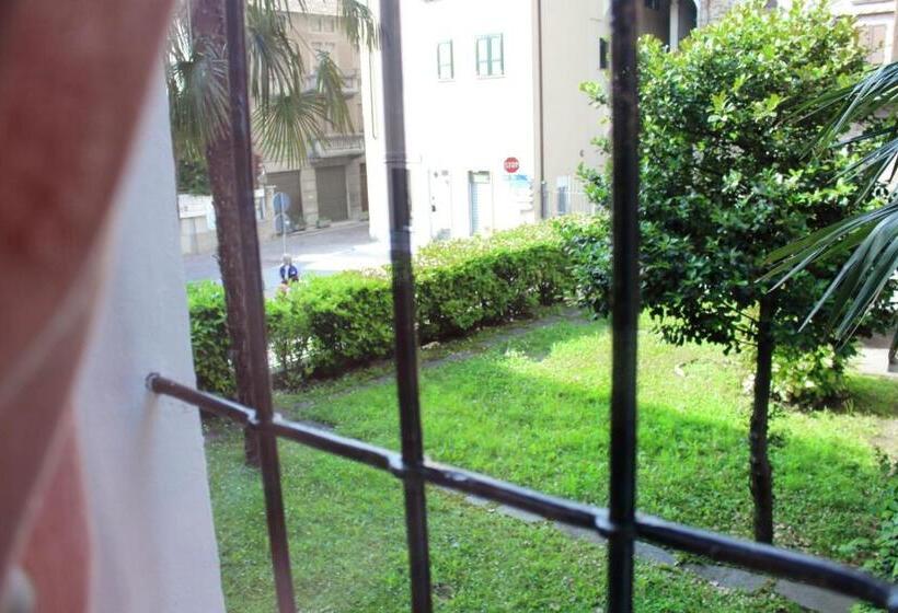 مبيت وإفطار La Magnolia Guests House