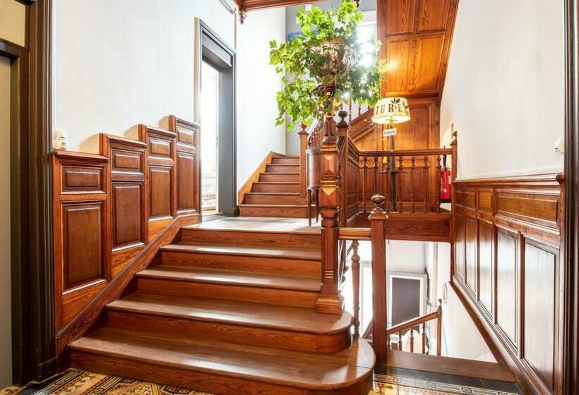 민박 Villa Zenith Hostel   La Maison