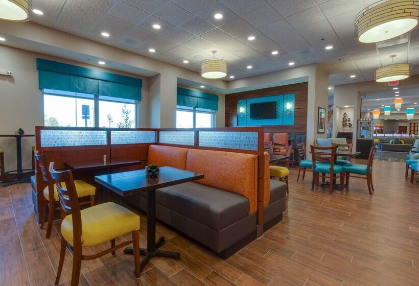בית מלון כפרי Drury Inn & Suites Gainesville