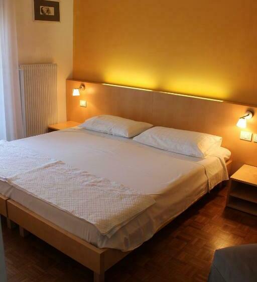 酒店 Garnì Domus Mea