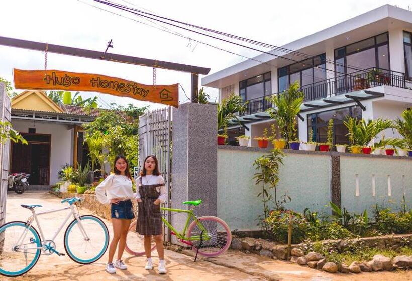 هتل Hugo Homestay