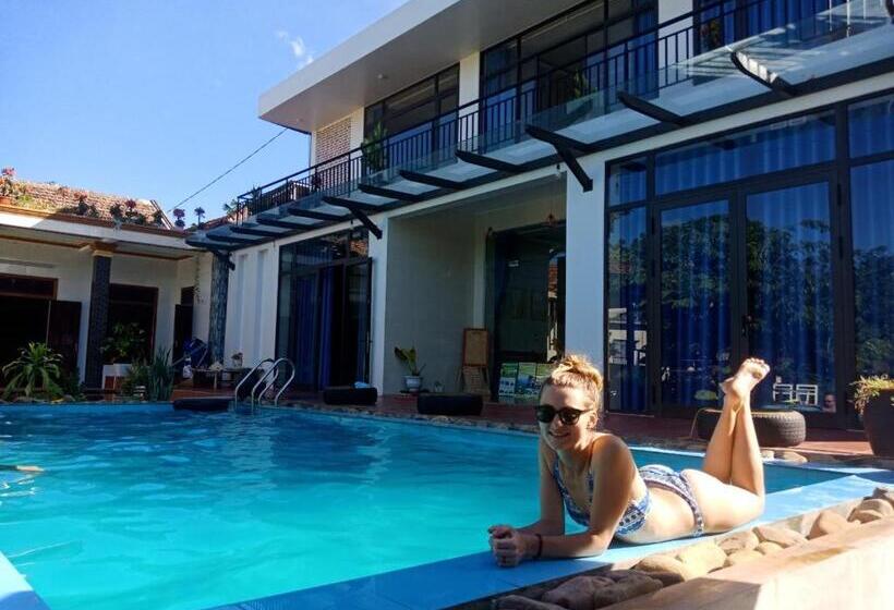 هتل Hugo Homestay