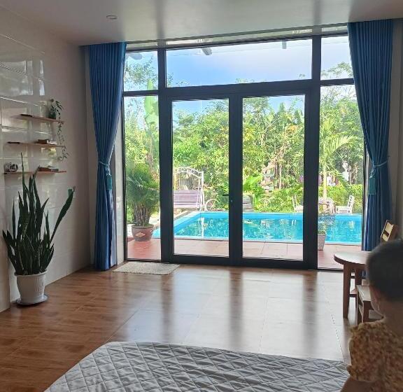 هتل Hugo Homestay