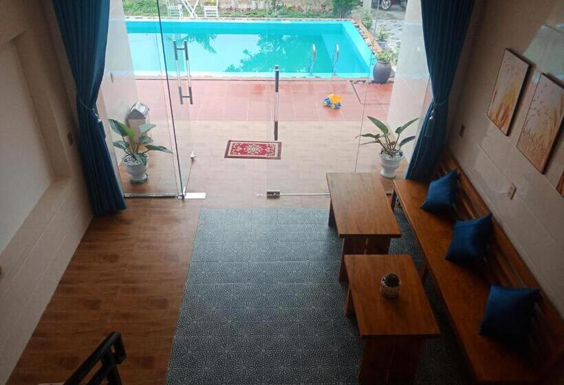 هتل Hugo Homestay