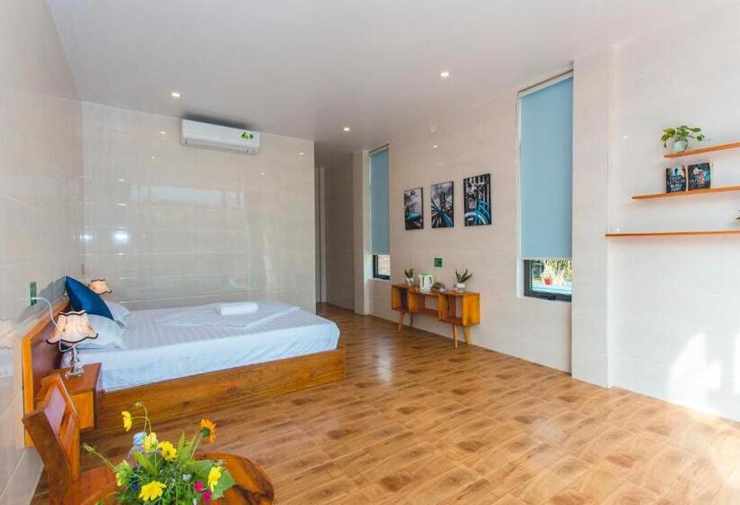 هتل Hugo Homestay